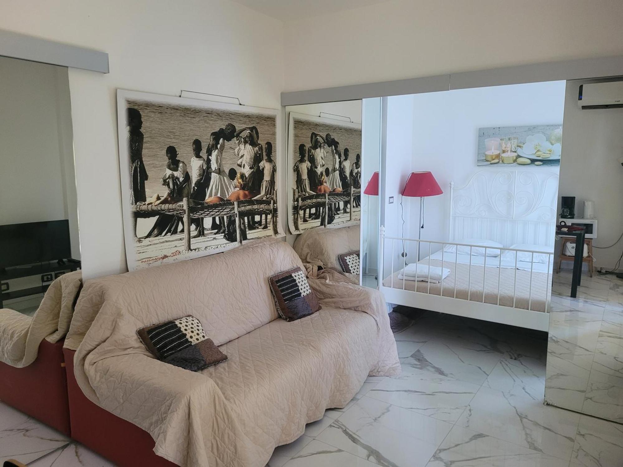 Angelina Front Apartment
