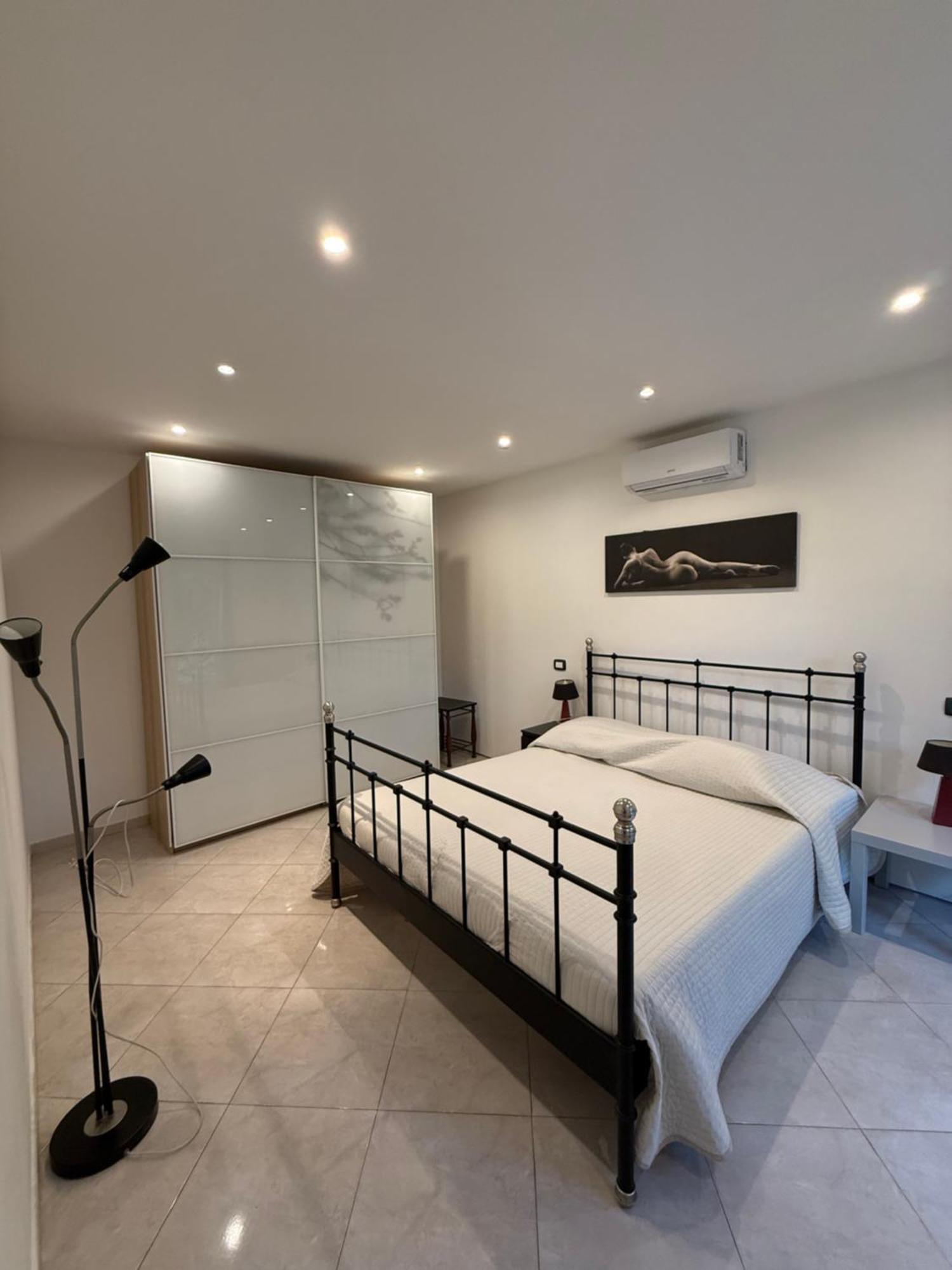 Angelina Front Apartment